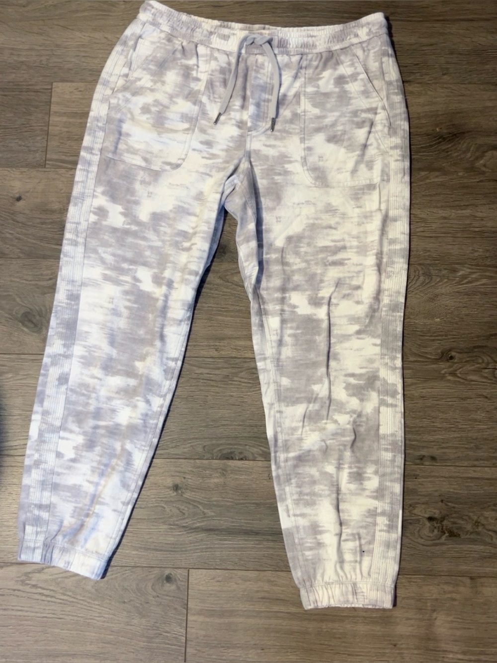 Athleta Kids Tie-Dye Joggers in Light Gray and White